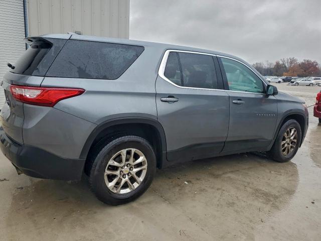 Chevrolet Traverse Ls Image 2