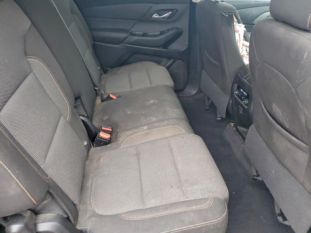 Chevrolet Traverse Ls Image 8