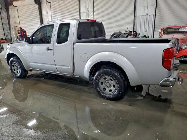 Nissan Frontier S Image 2