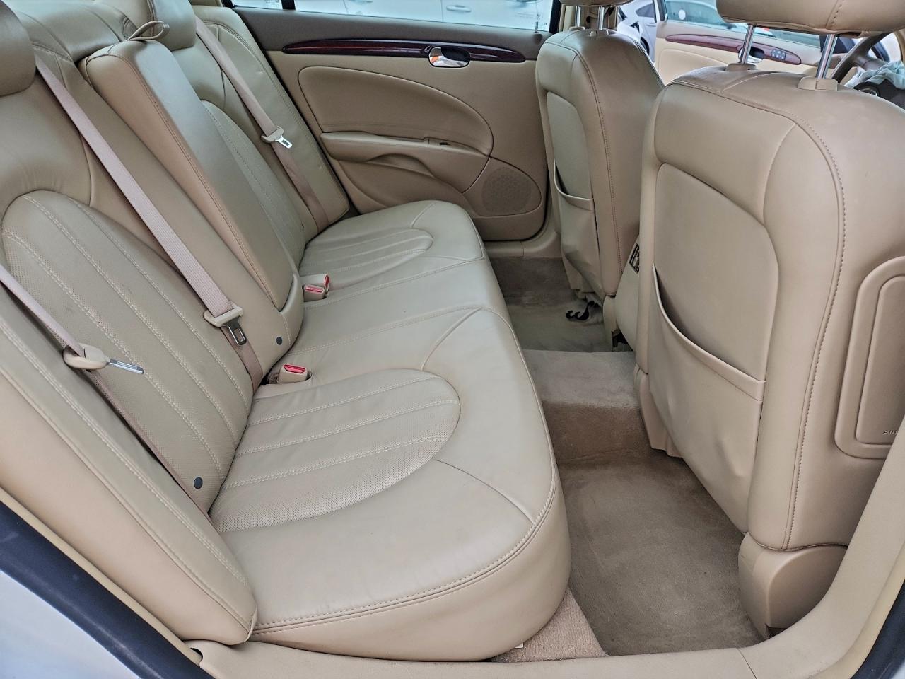 Buick Lucerne Cxl Image 10