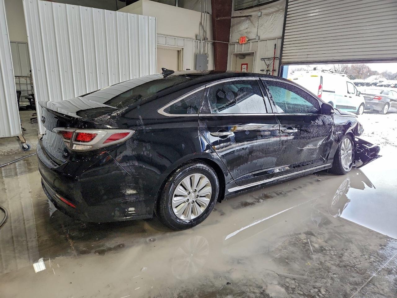 Hyundai SONATA Hybrid Image 3