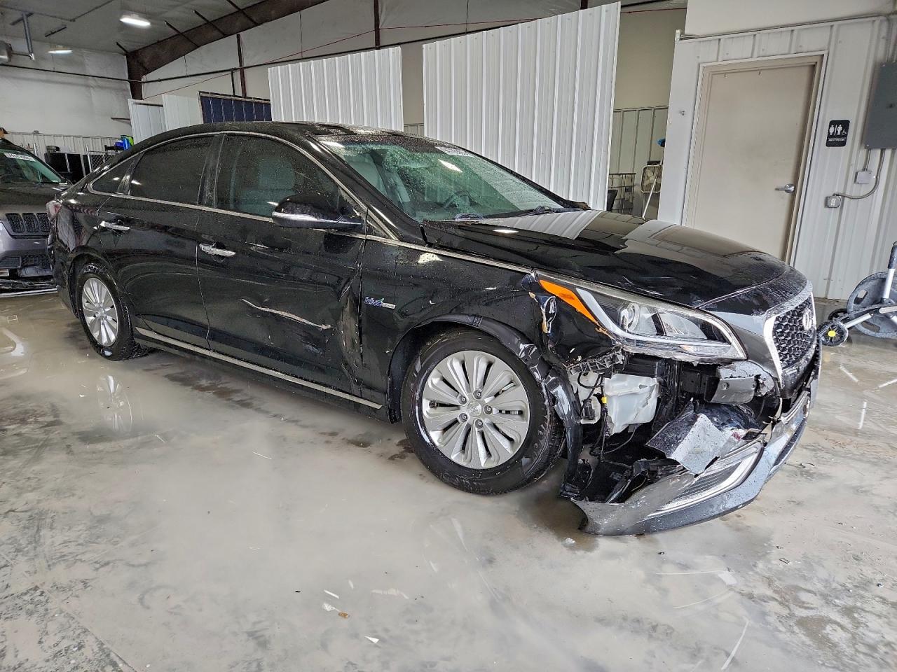 Hyundai SONATA Hybrid Image 6