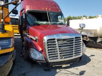  Salvage Freightliner Cascadia 1