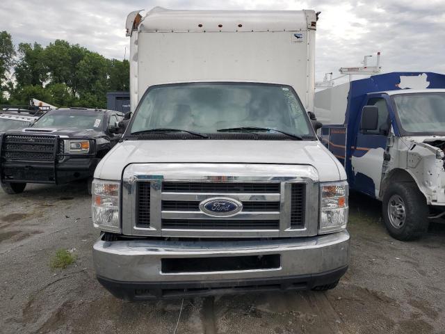 Ford Econoline E350 Super Duty Cutaway Van Image 10