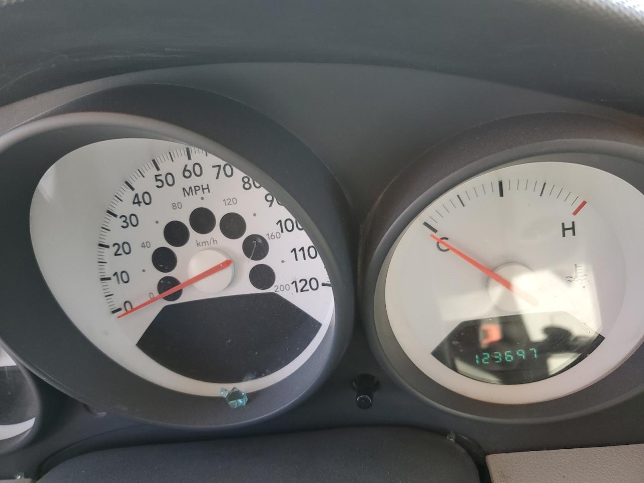 Dodge Caliber Image 10