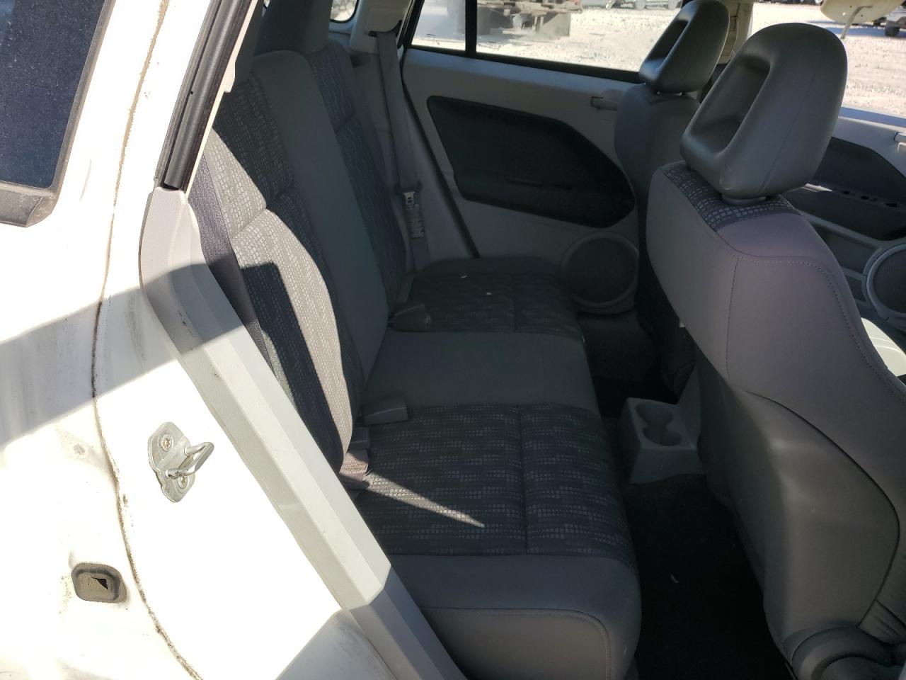 Dodge Caliber Image 3