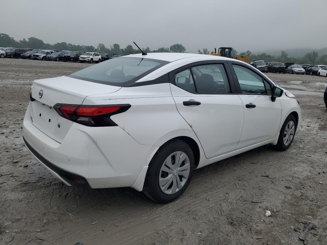 Nissan Versa S Image 11