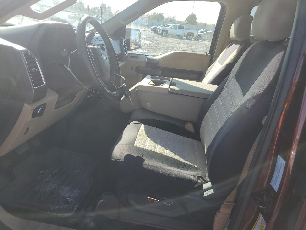 Ford F-150 Supercrew Image 6