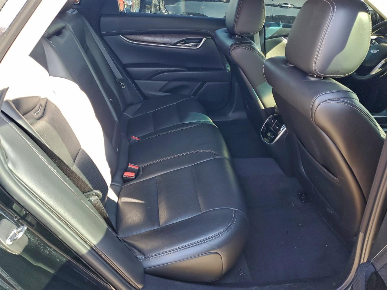 Cadillac XTS Luxury Image 10