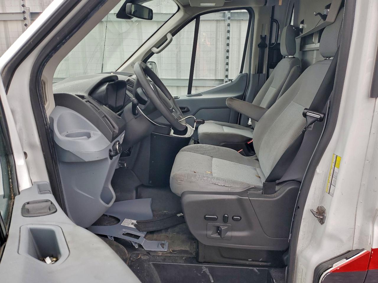 Ford Transit T-350 Image 7