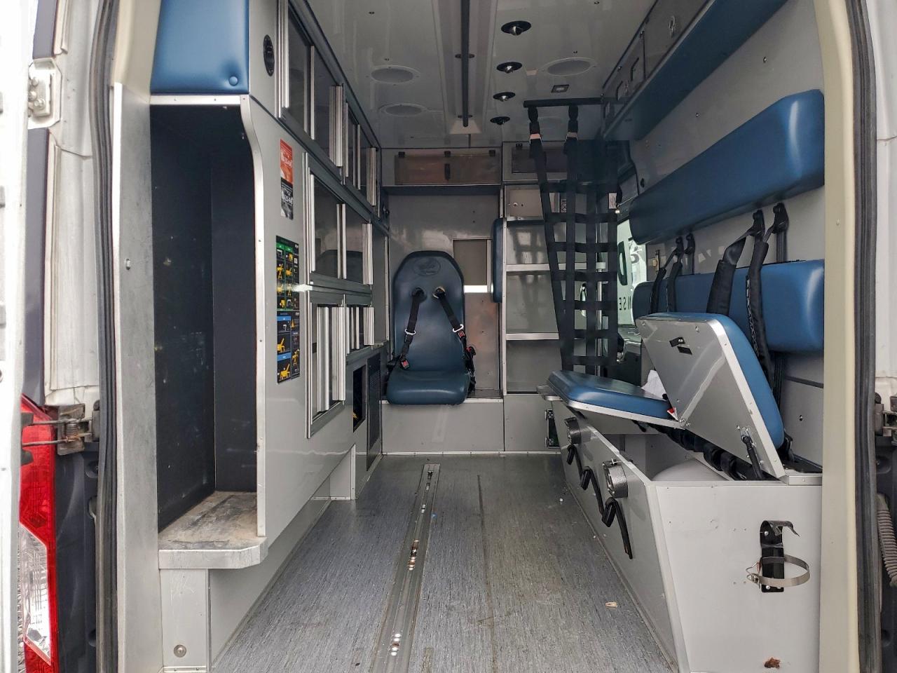 Ford Transit T-350 Image 3