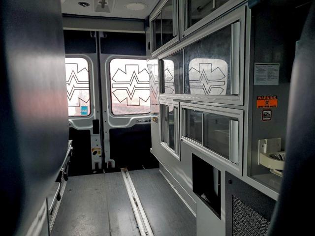 Ford Transit T-350 Image 10