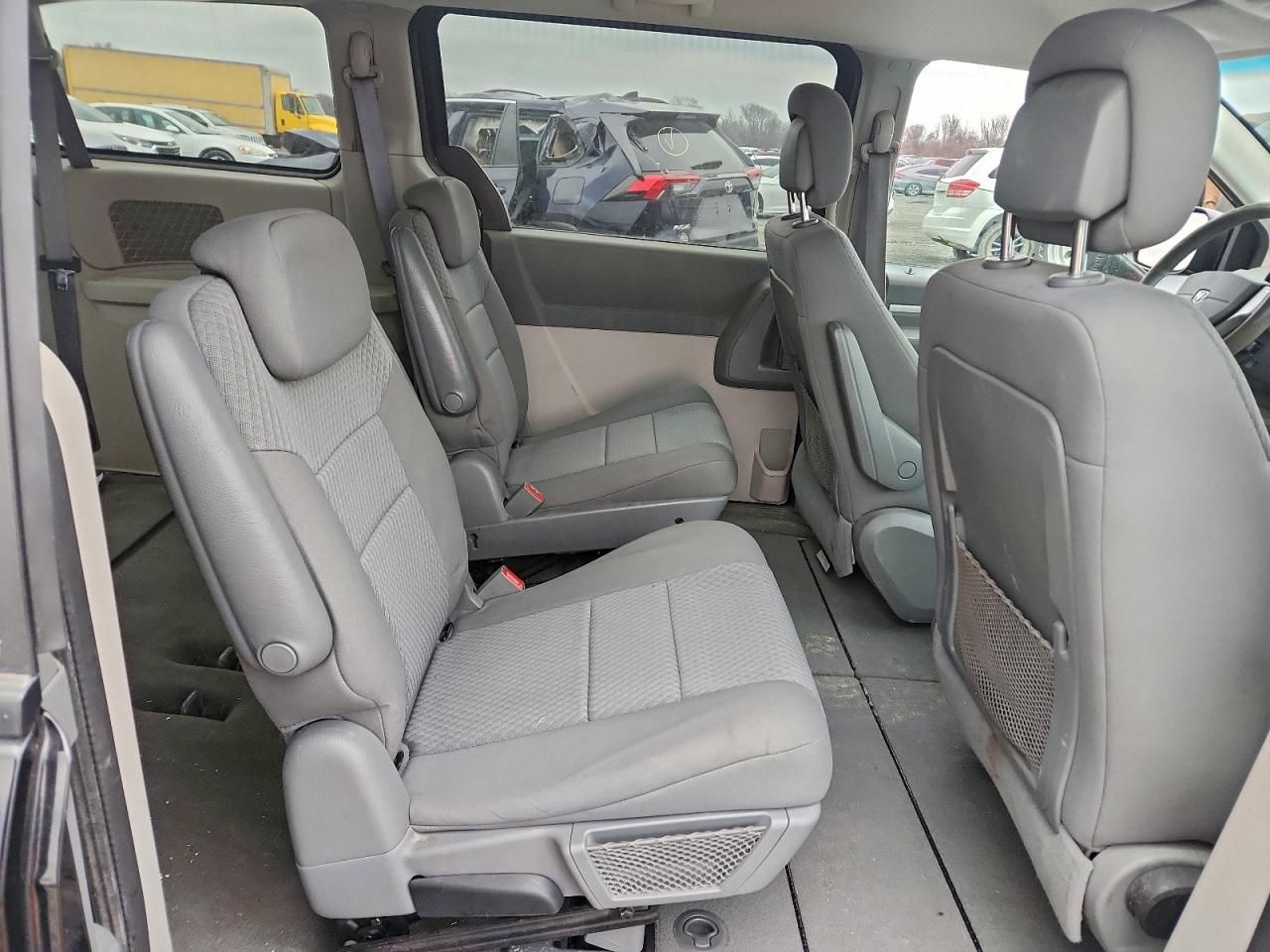 Dodge Caravan Se Image 12
