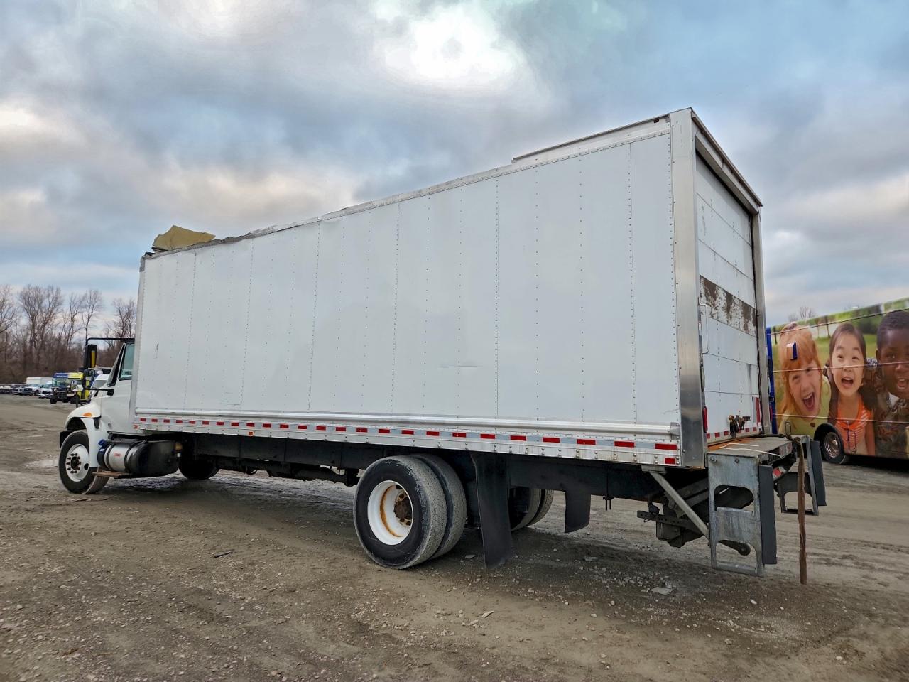 International 4000 4300 Image 3