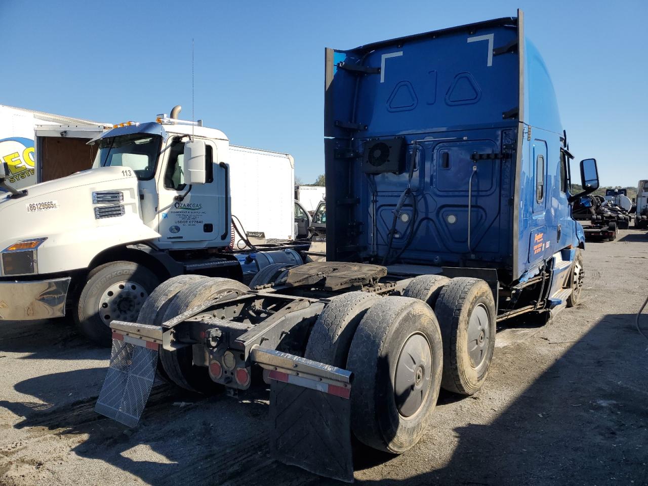 Freightliner Cascadia 1 Image 3