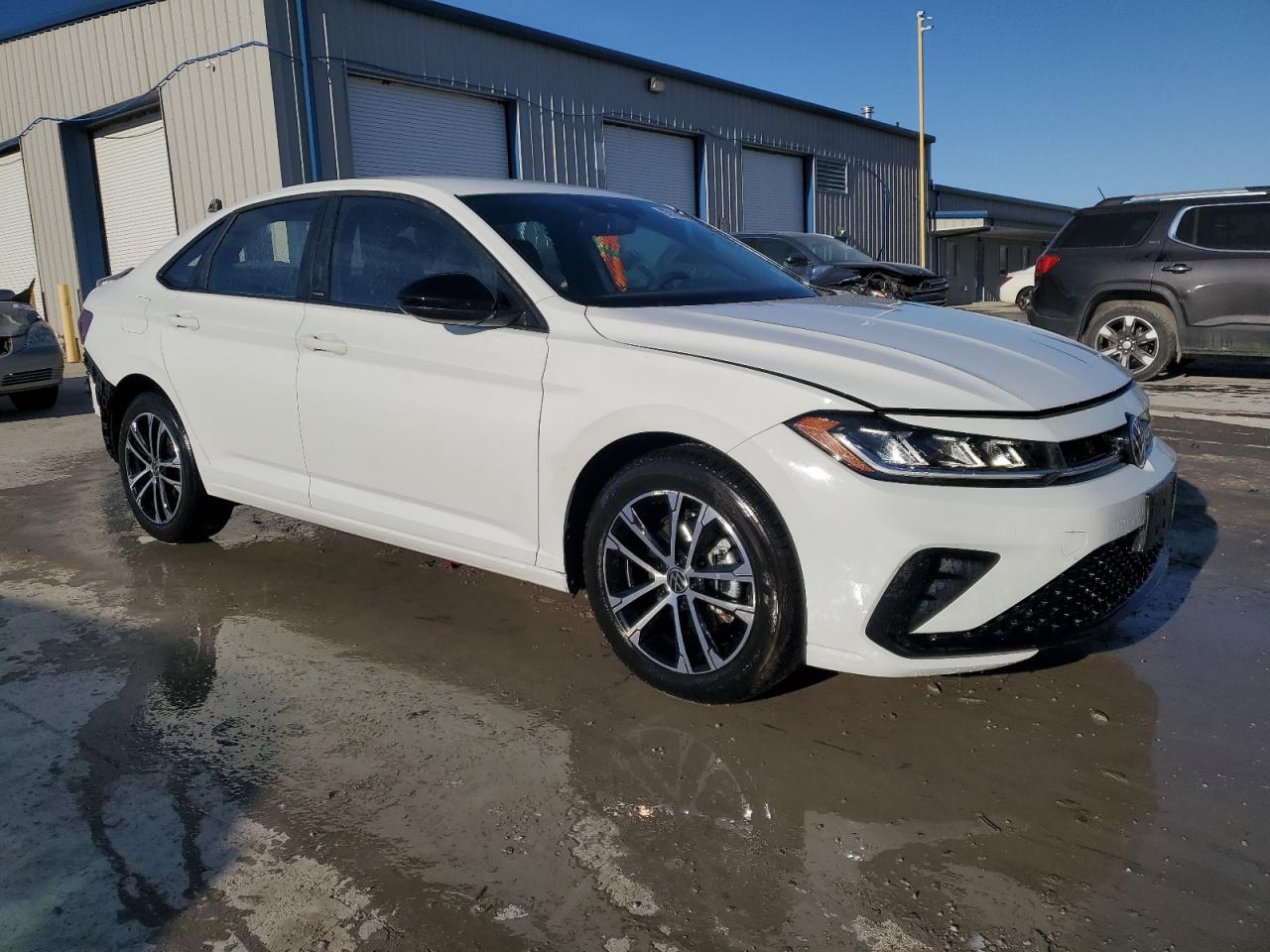 Volkswagen Jetta Sport Image 3