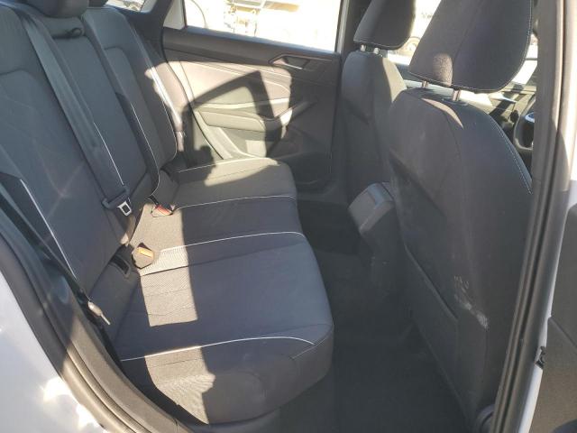 Volkswagen Jetta Sport Image 11