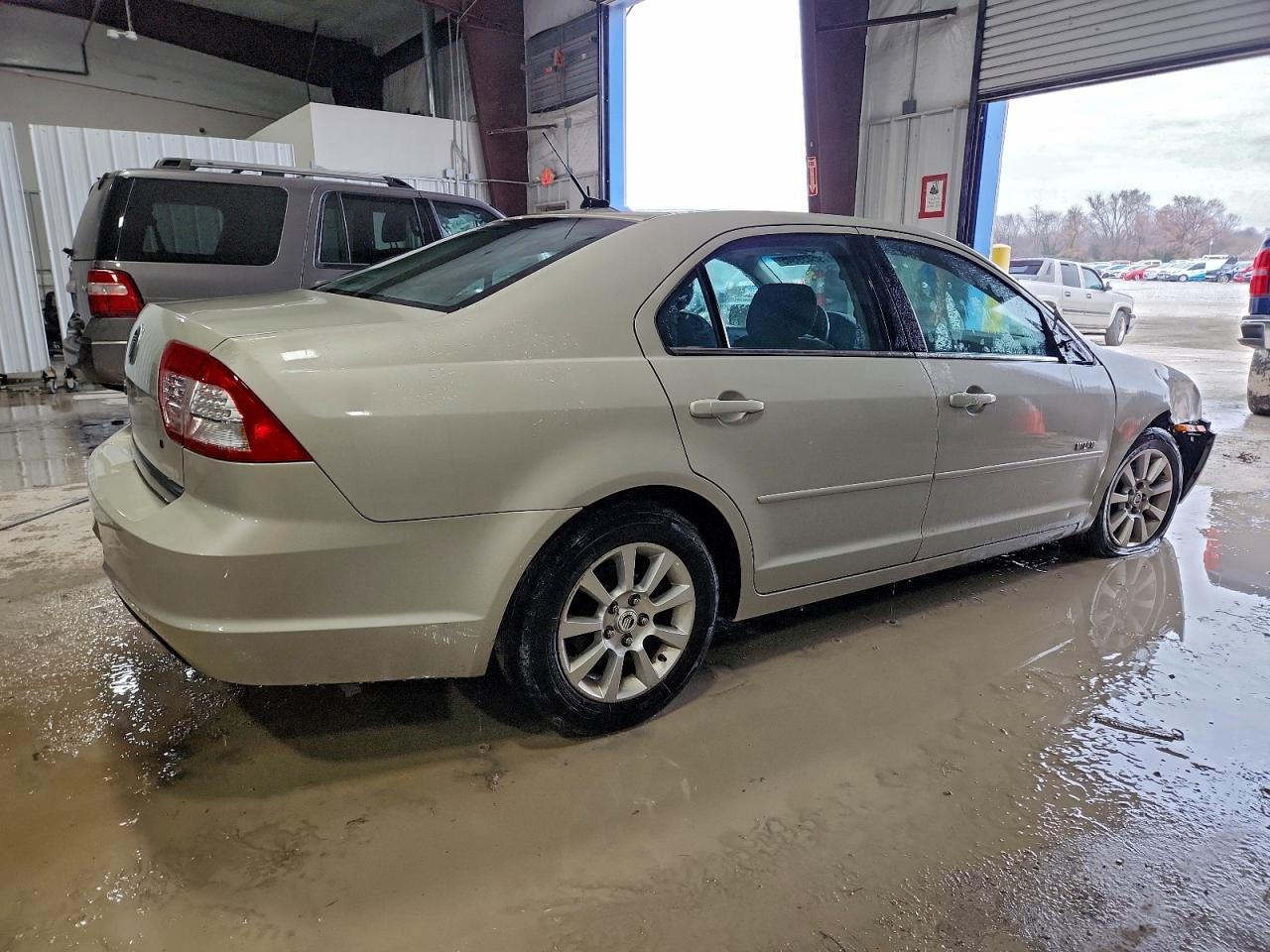 Mercury Milan Image 3