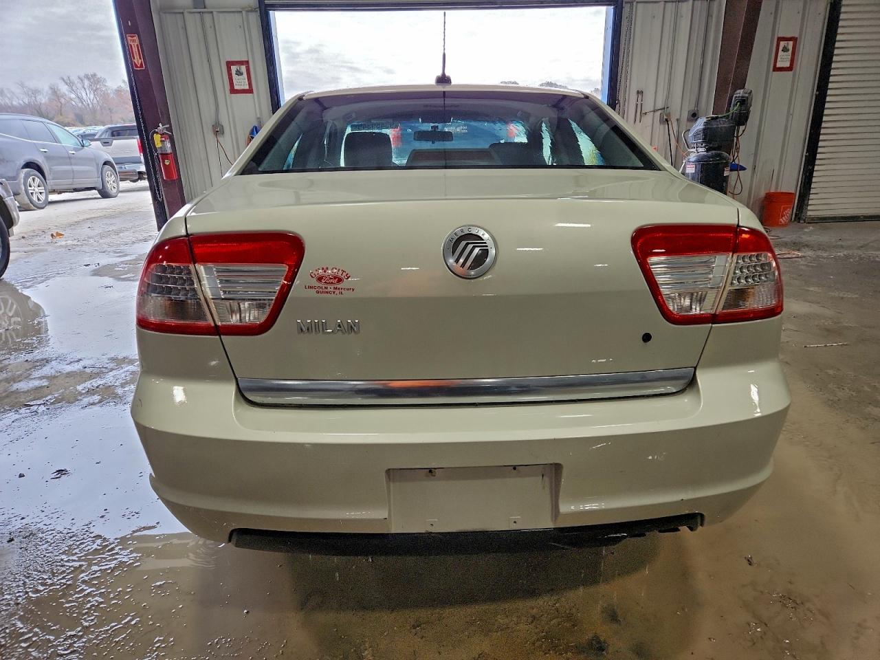 Mercury Milan Image 8