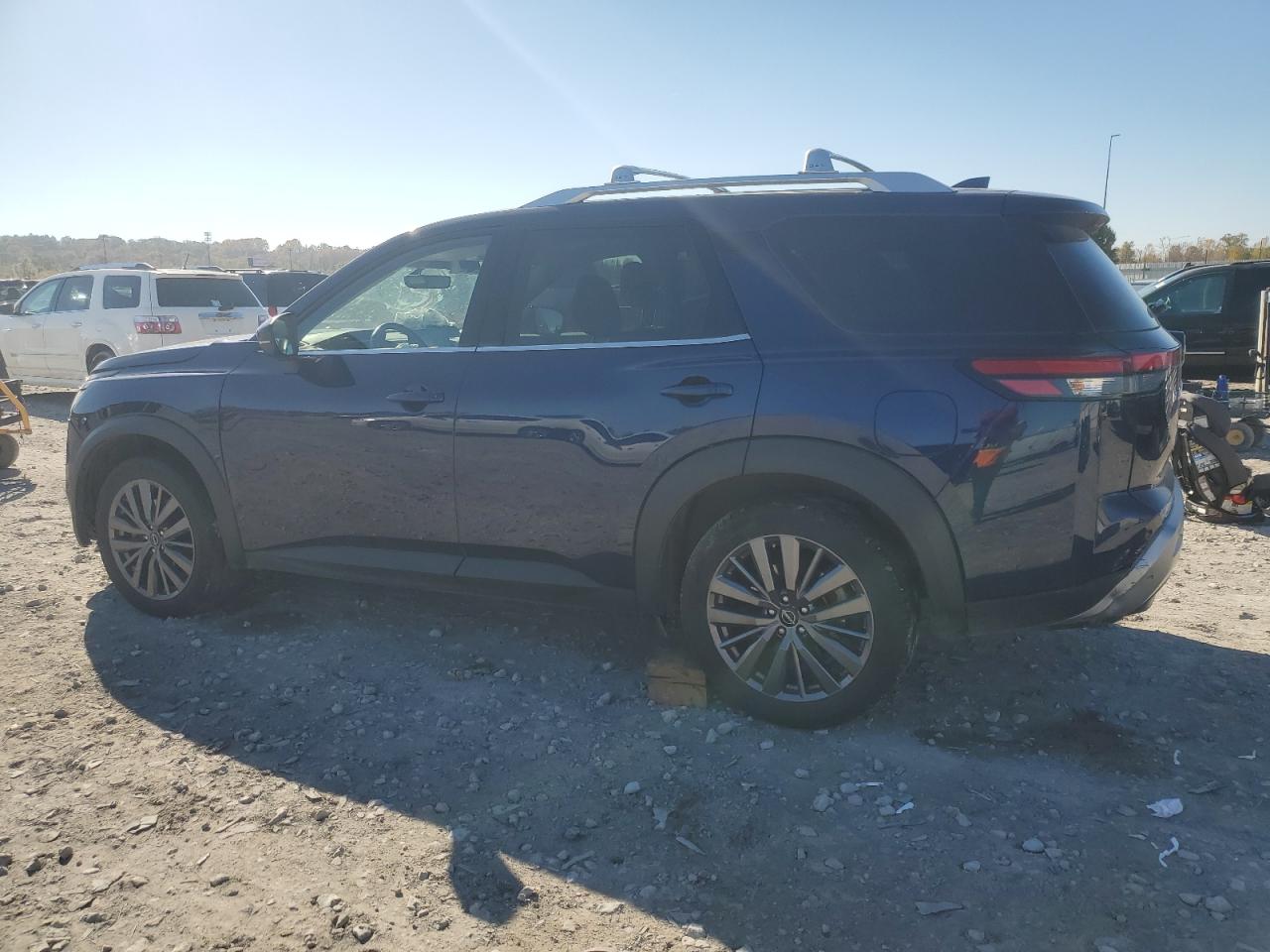 Nissan Pathfinder Sl Image 5