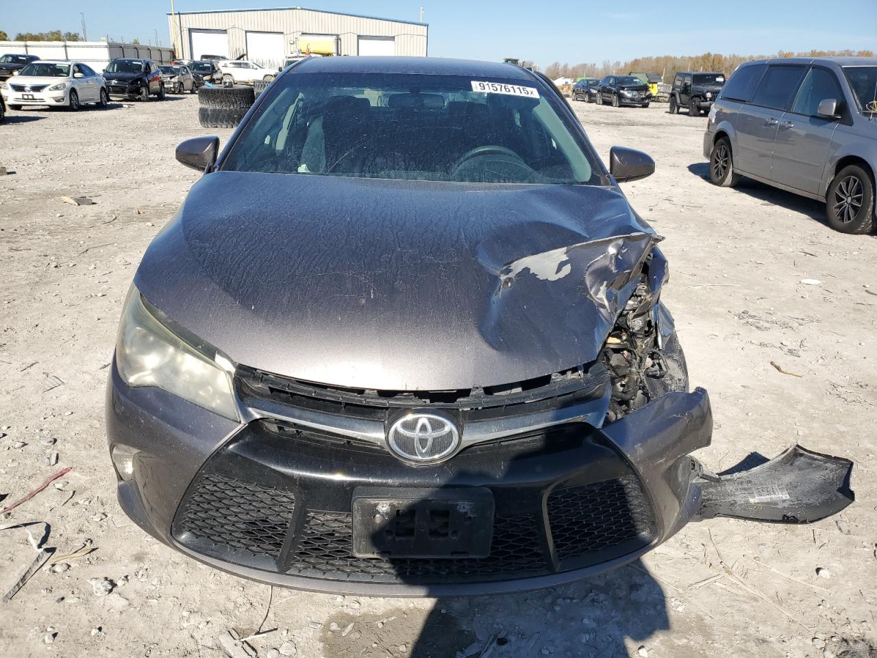 Toyota Camry Le Image 5