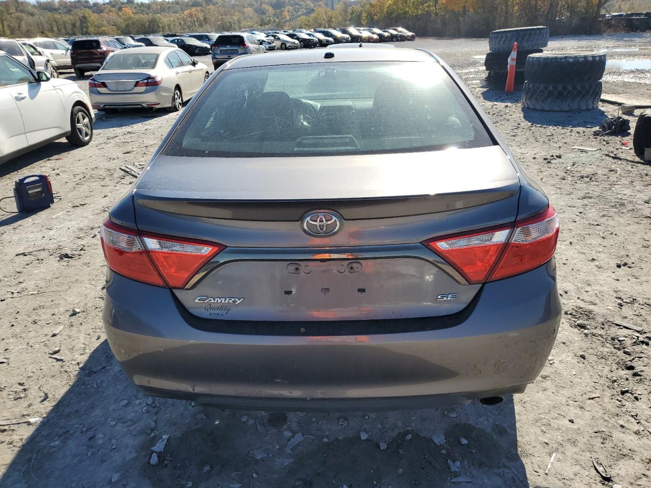 Toyota Camry Le Image 8