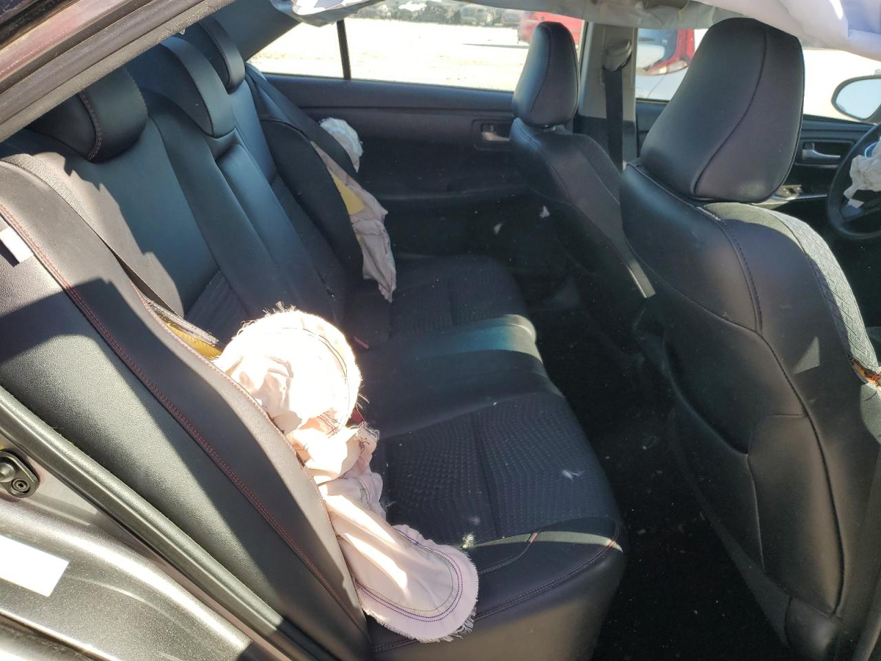 Toyota Camry Le Image 2