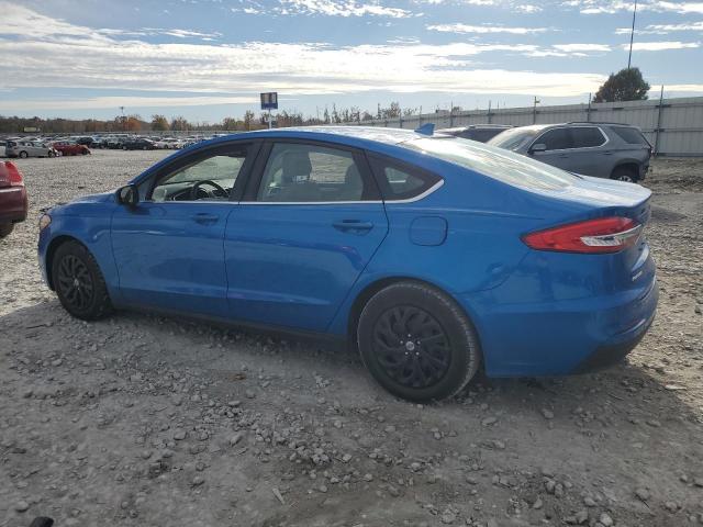 Ford Fusion S Image 2