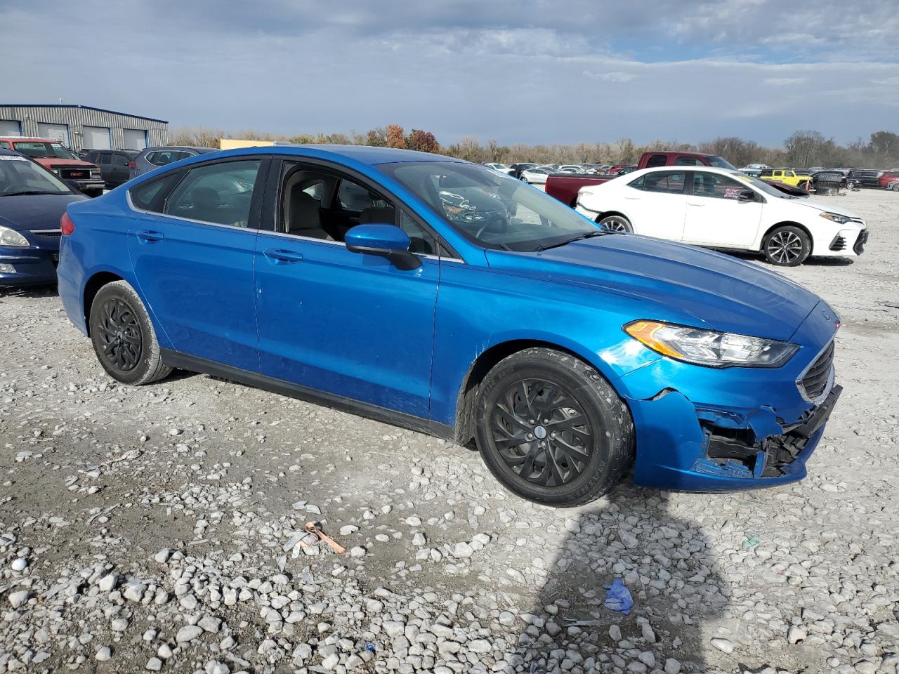 Ford Fusion S Image 3