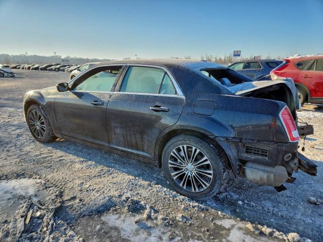 Chrysler 300 S Image 6