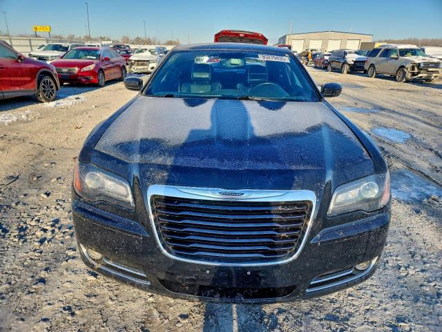 Chrysler 300 S Image 9
