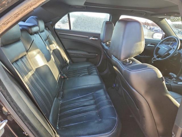 Chrysler 300 S Image 10