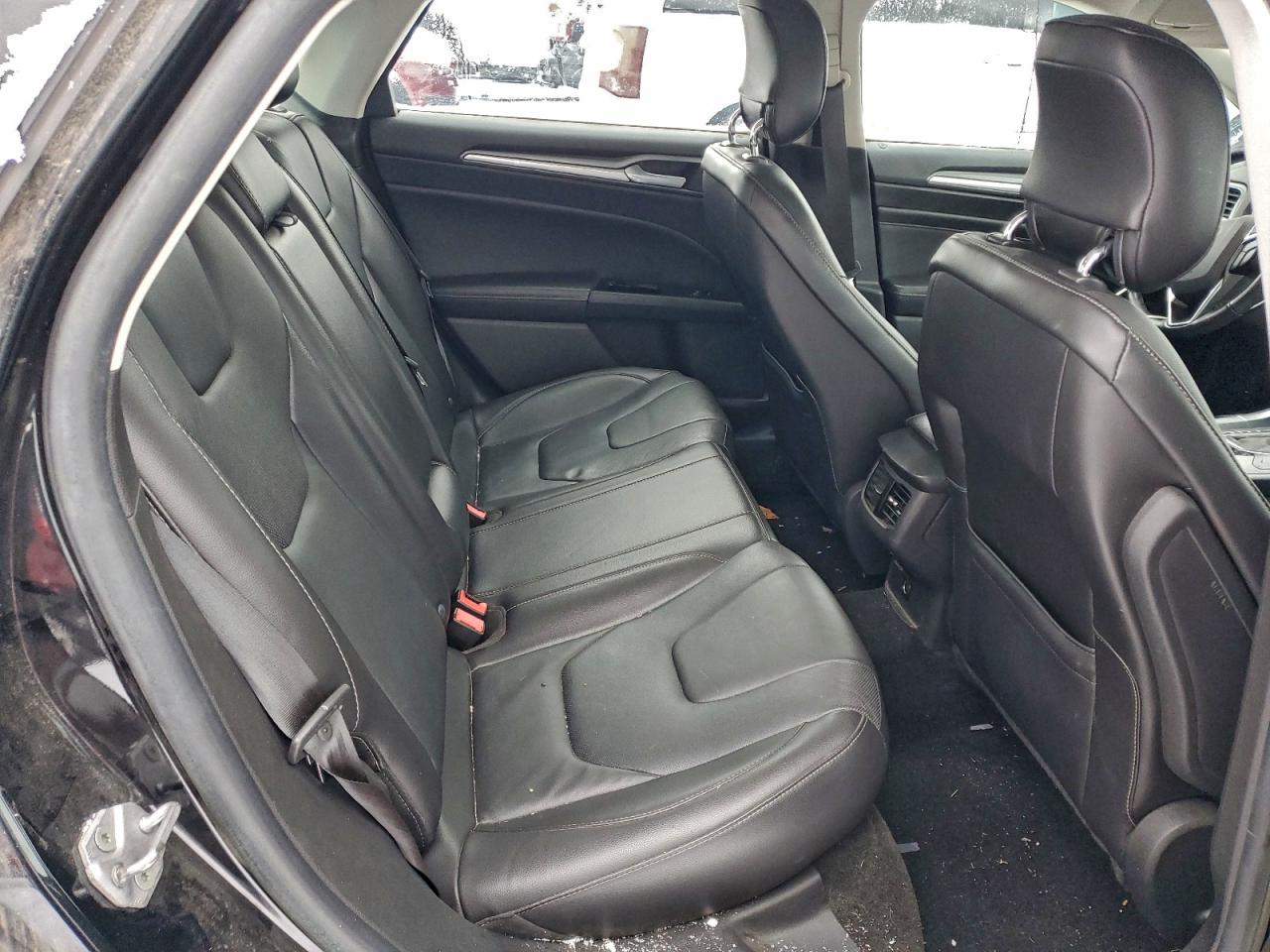 Ford Fusion Titanium Image 11