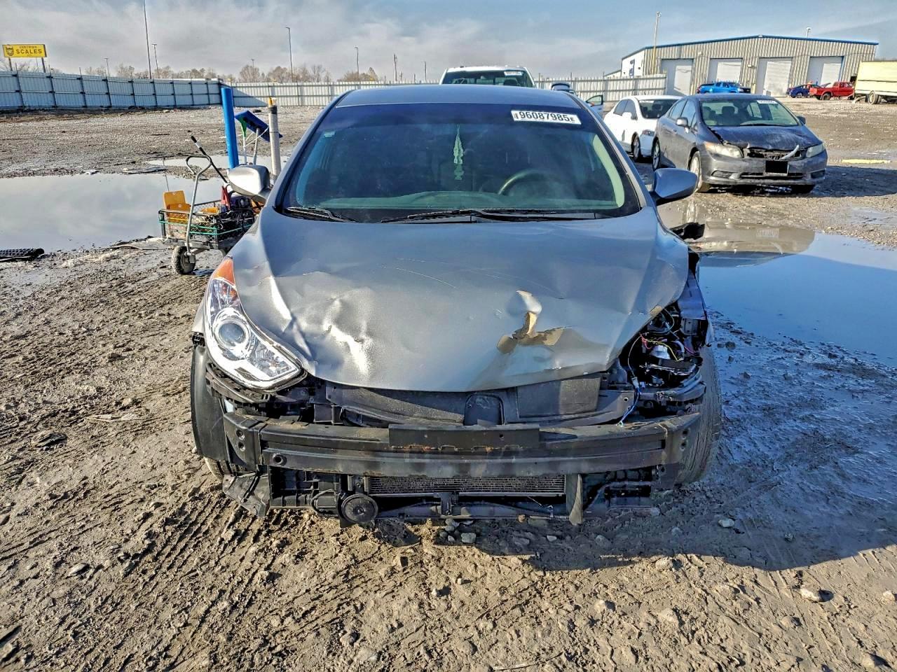 Hyundai ELANTRA Gls Image 4