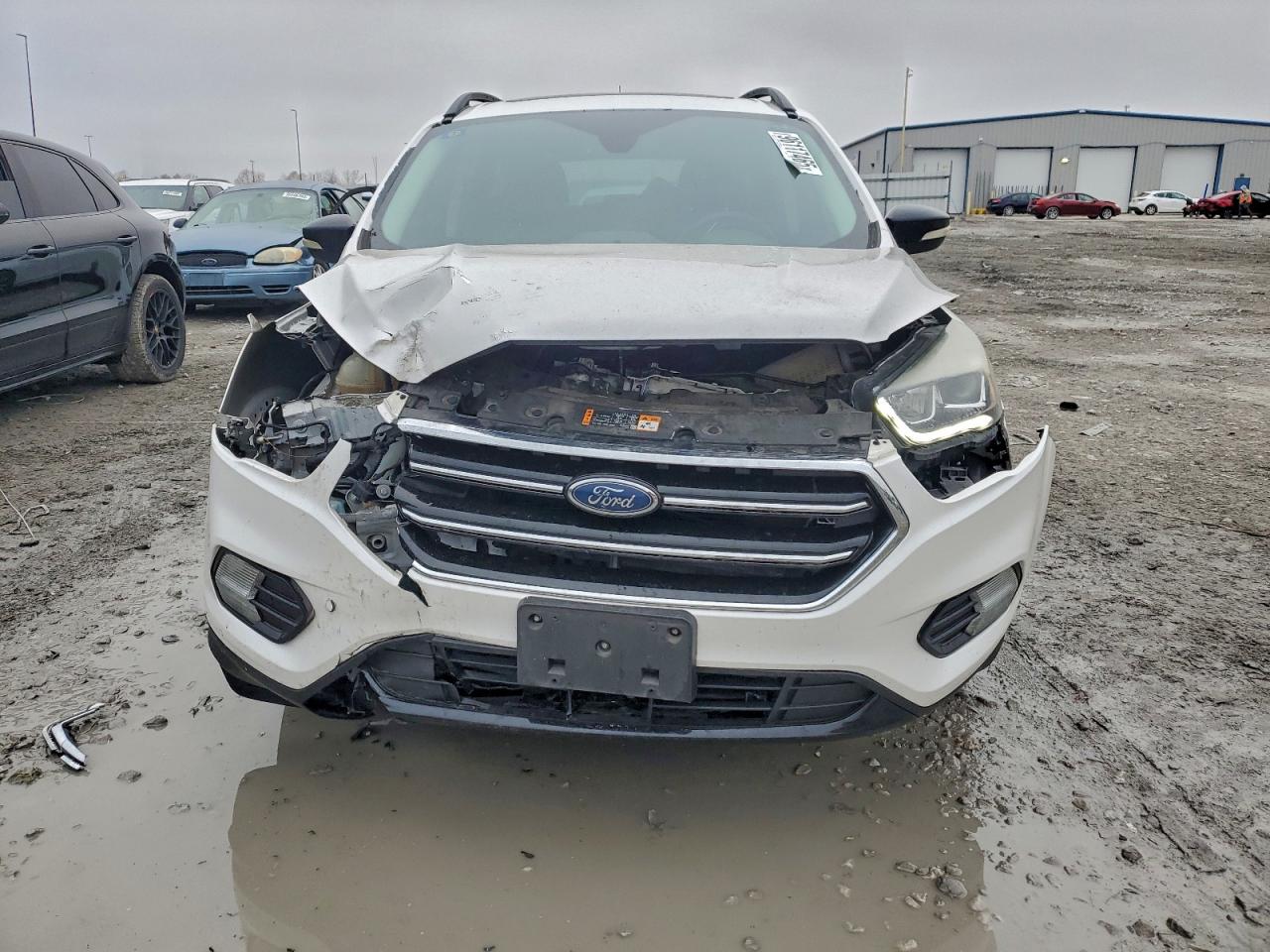 Ford Escape Titanium Image 2