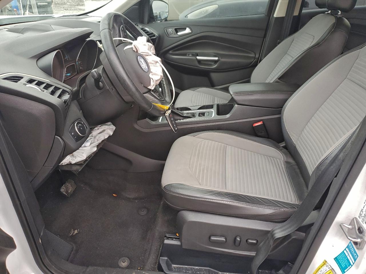 Ford Escape Titanium Image 8