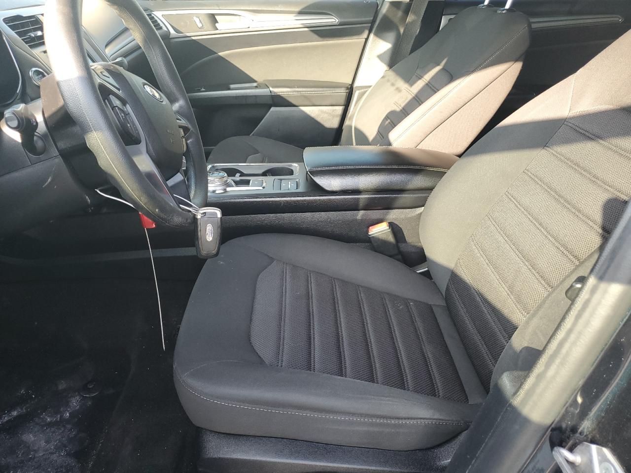 Ford Fusion Se Image 12