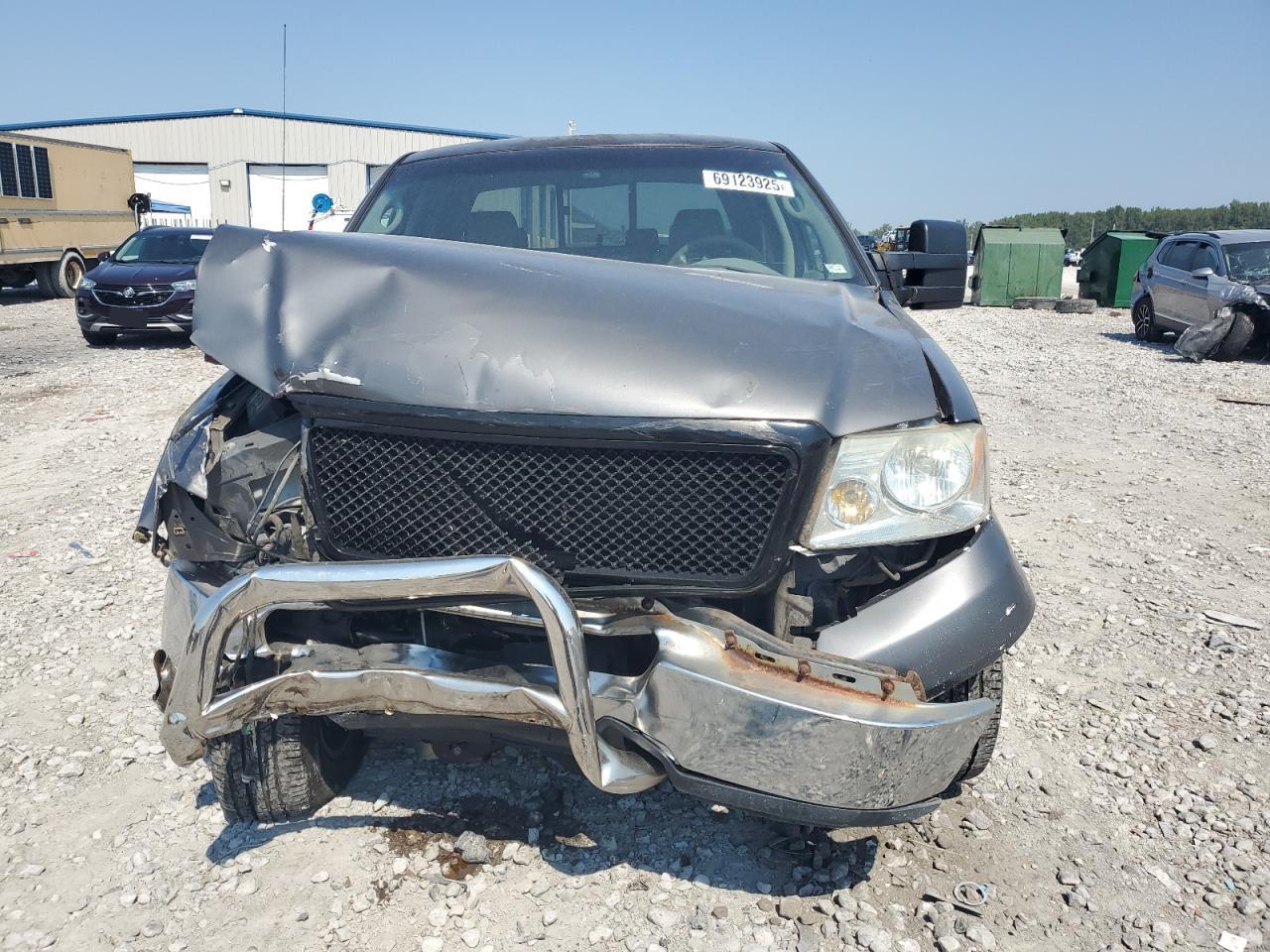 Ford F-150 Supercrew Image 8