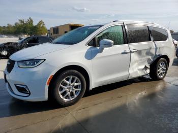  Salvage Chrysler Pacifica