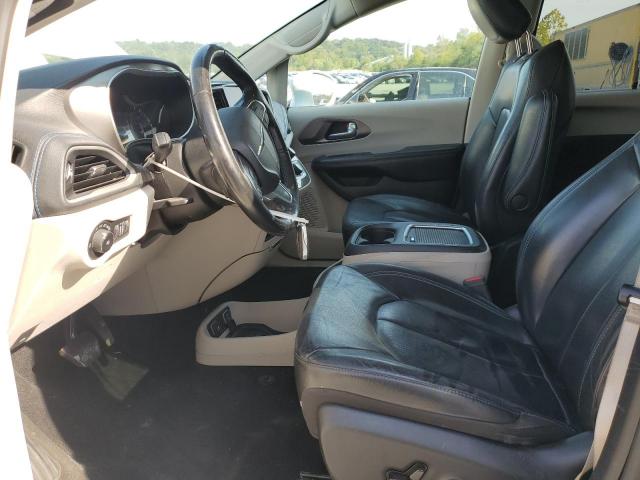 Chrysler Pacifica Touring L Image 6