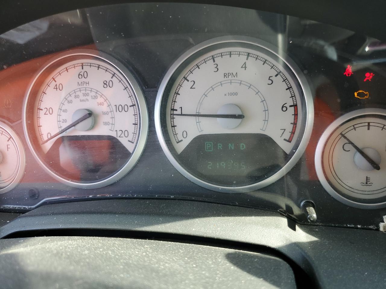 Chrysler Minivan Touring Image 11