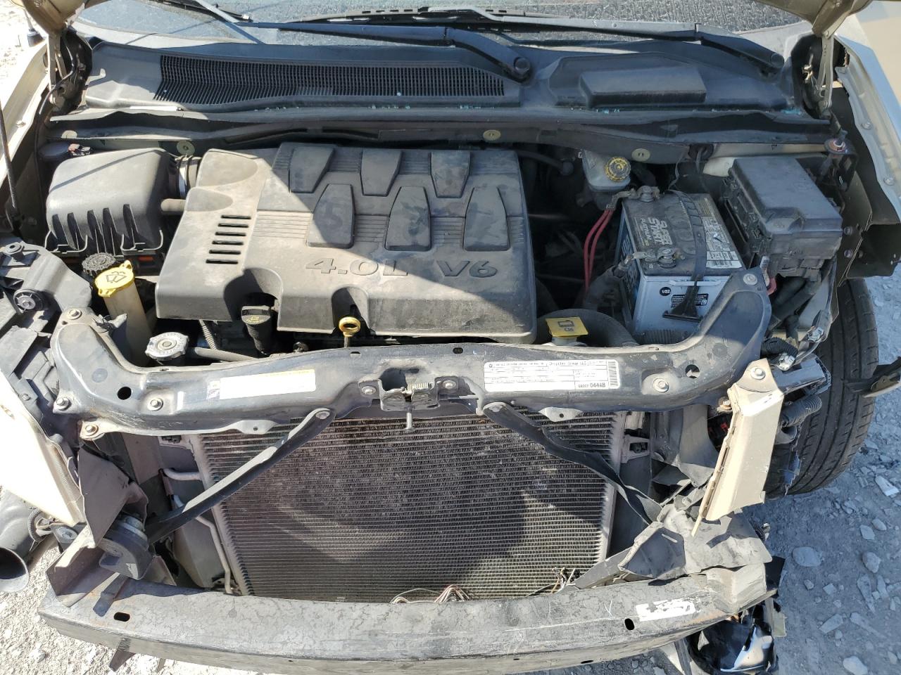 Chrysler Minivan Touring Image 2