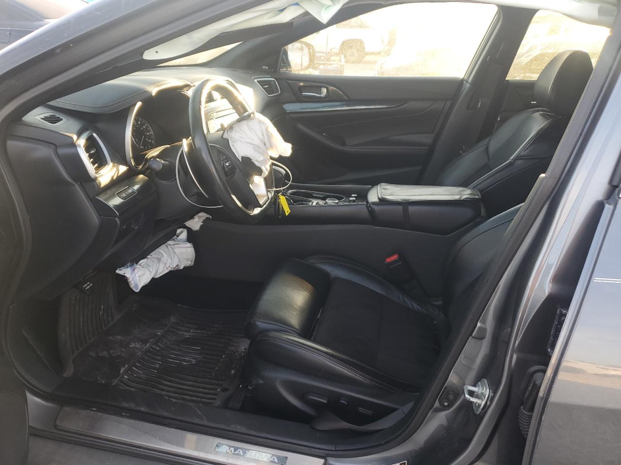 Nissan Maxima S Image 4