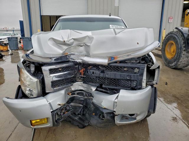 Chevrolet Silverado K1500 Ltz Image 2