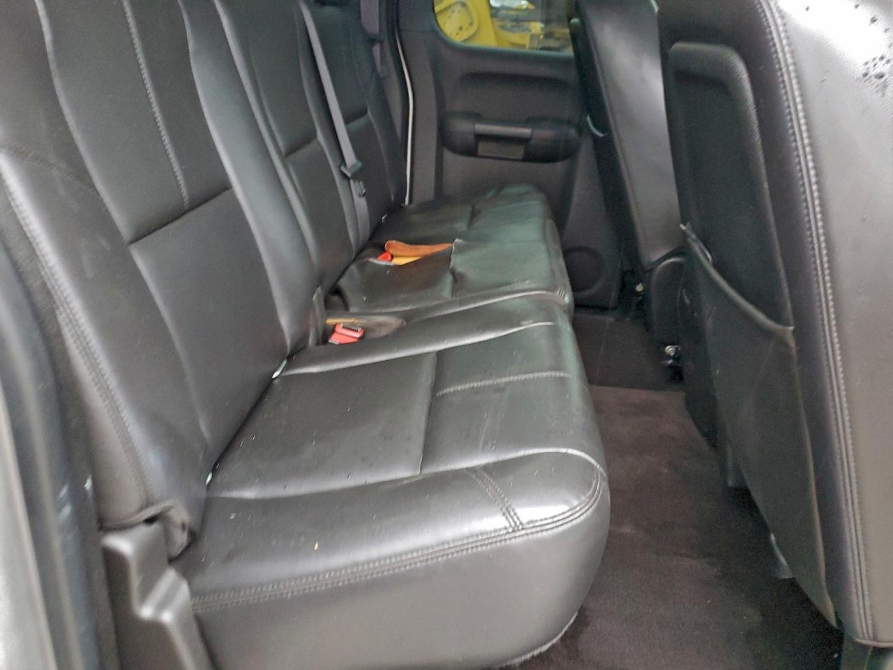 Chevrolet Silverado K1500 Ltz Image 6