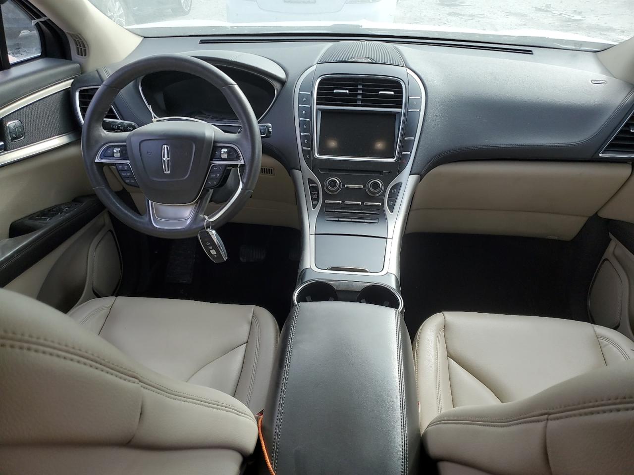 Lincoln Nautilus Image 8