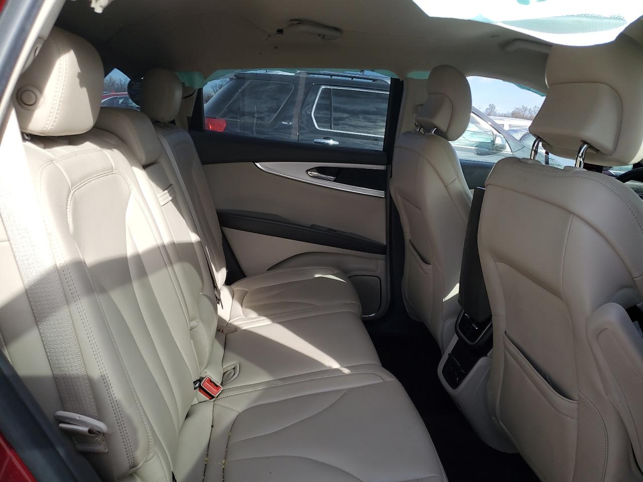 Lincoln Nautilus Image 2