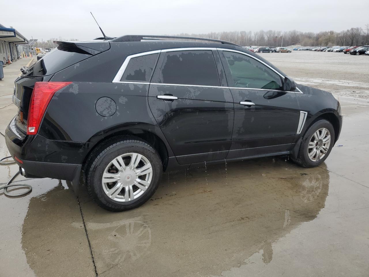 Cadillac SRX Image 4