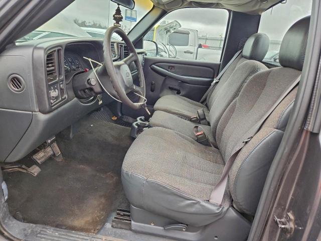 Chevrolet Silverado C1500 Image 8