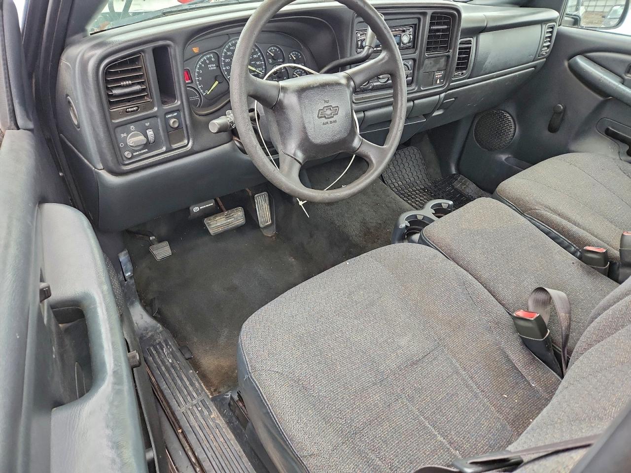 Chevrolet Silverado C1500 Image 11